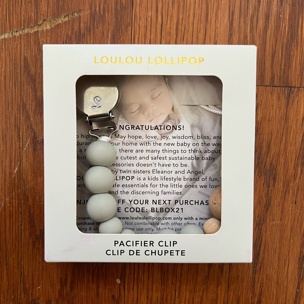 BNIB Loulou Lollipop Pacifier Clip